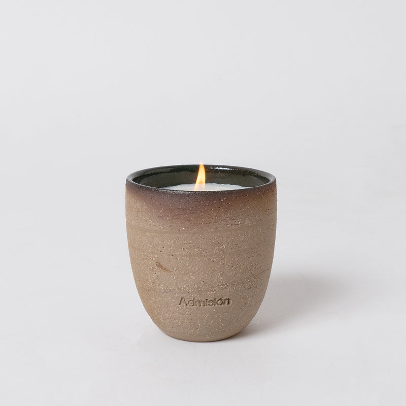 Handcrafted Vessel Candle  Ámbar Tarde